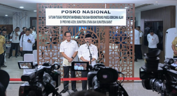 Seluruh Sekolah Terdampak Bencana Sumatra Kembali Belajar, Perbaikan Gedung Masih Berjalan